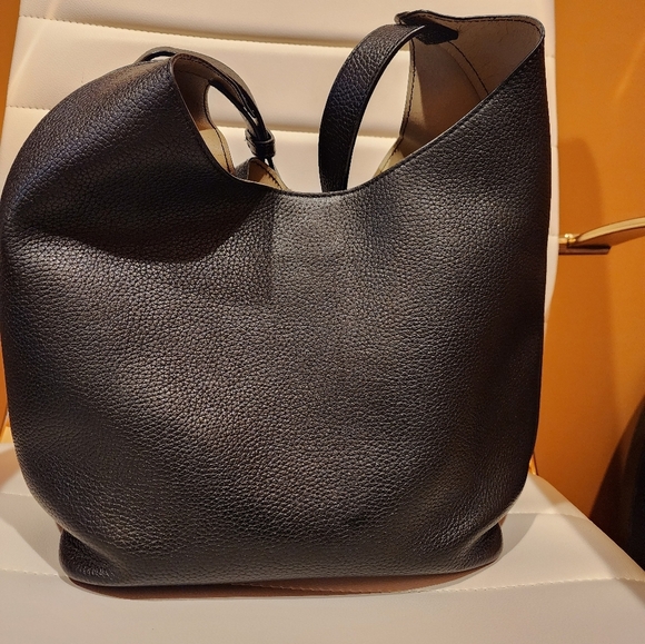 Tory Burch Perry Hobo - Beautiful Black, Cream Interior (Dust Bag!) - Picture 2 of 9